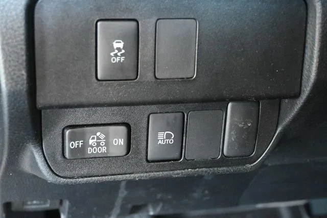Used 2022 Gray Toyota SR5 image 20