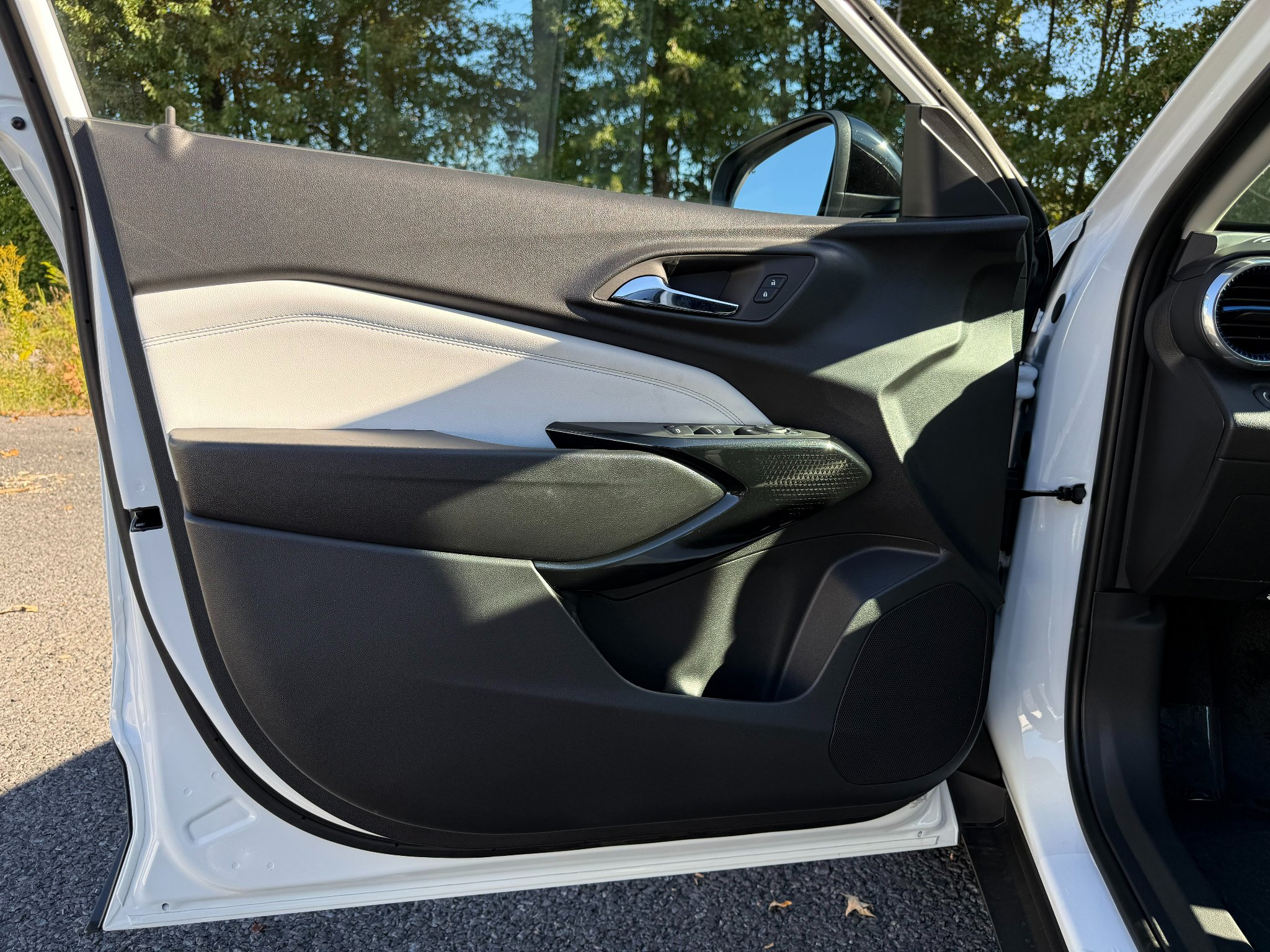 New 2026 Summit White Chevrolet LT image 21