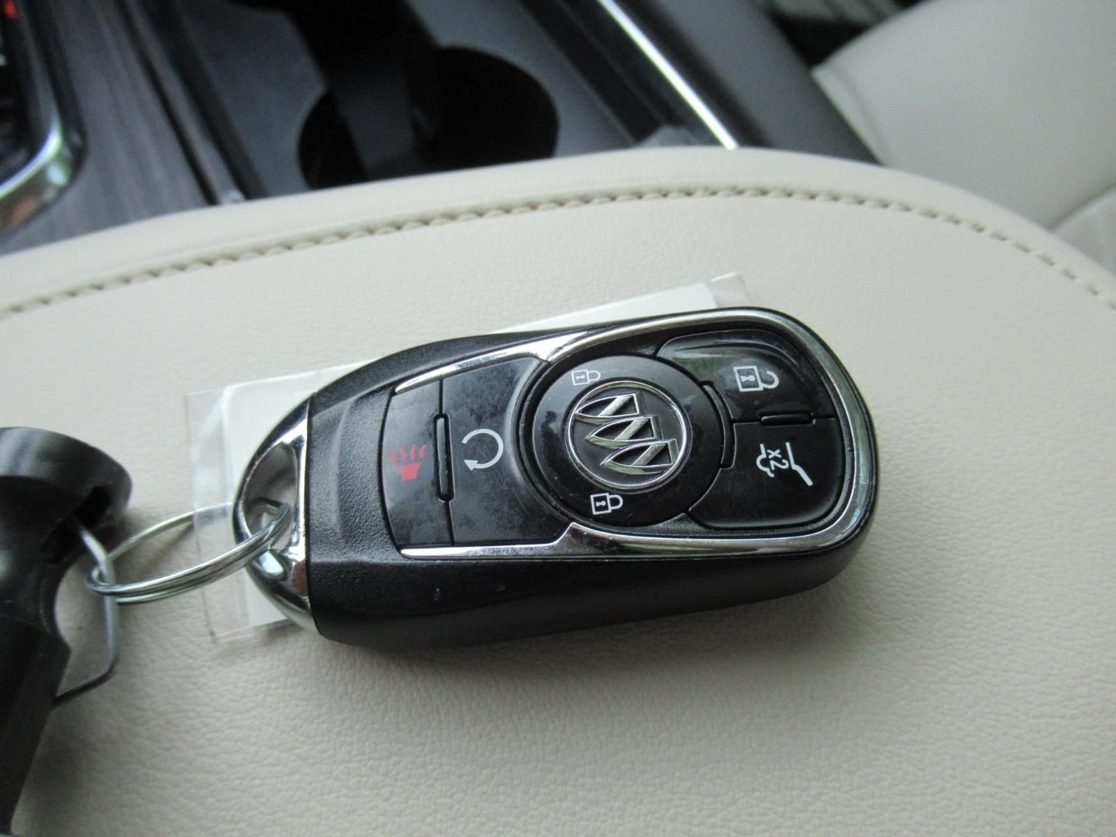 Used 2024 White Buick Avenir image 33