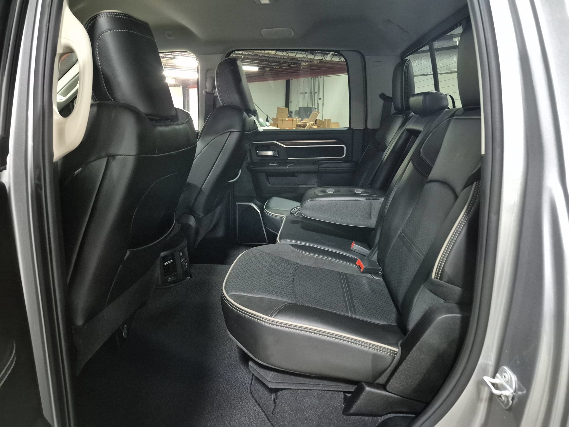 Used 2024 Billet Silver Metallic Clearcoat Ram Laramie image 24