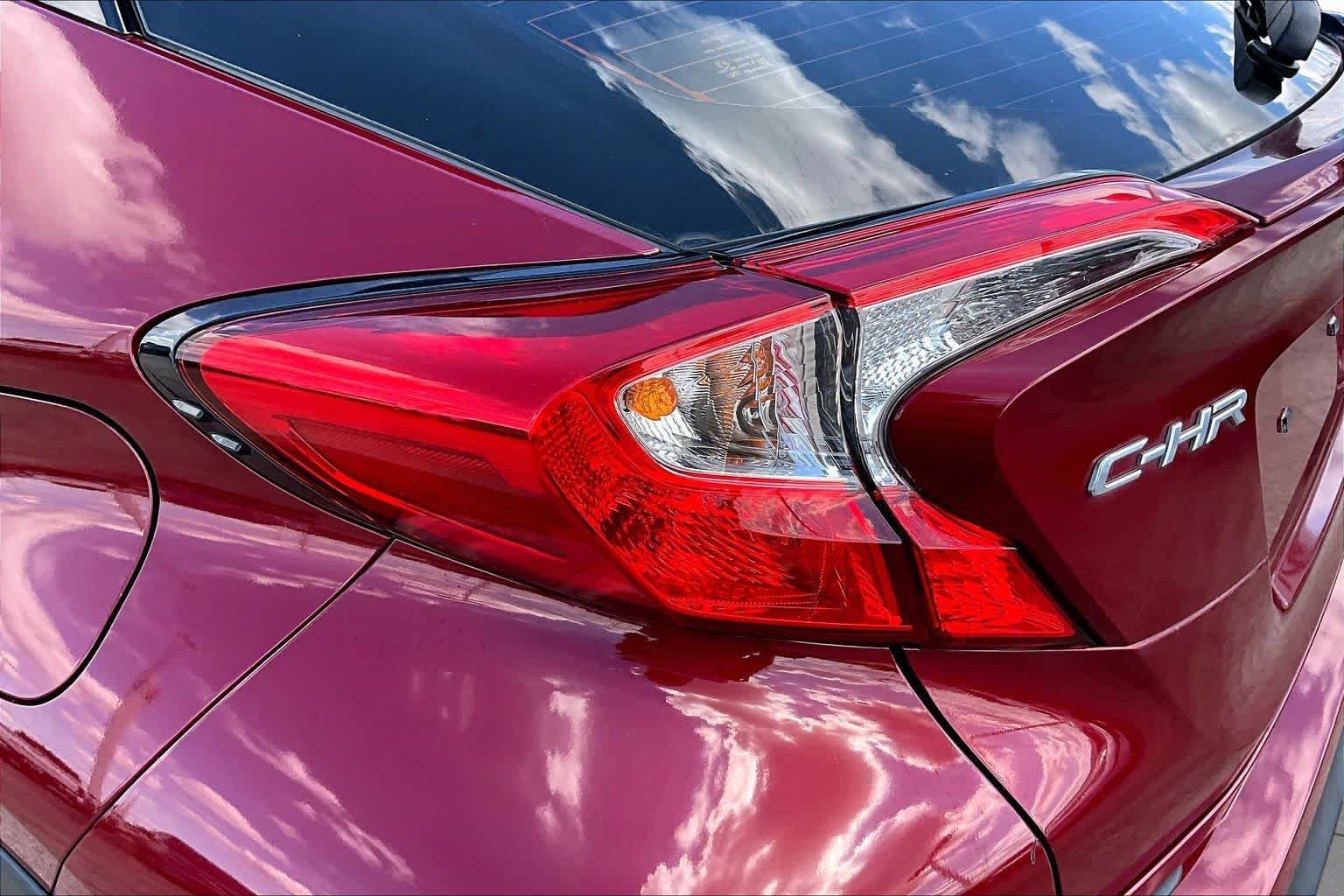 Used 2019 Ruby Flare Pearl w/Black Roof Toyota XLE image 29