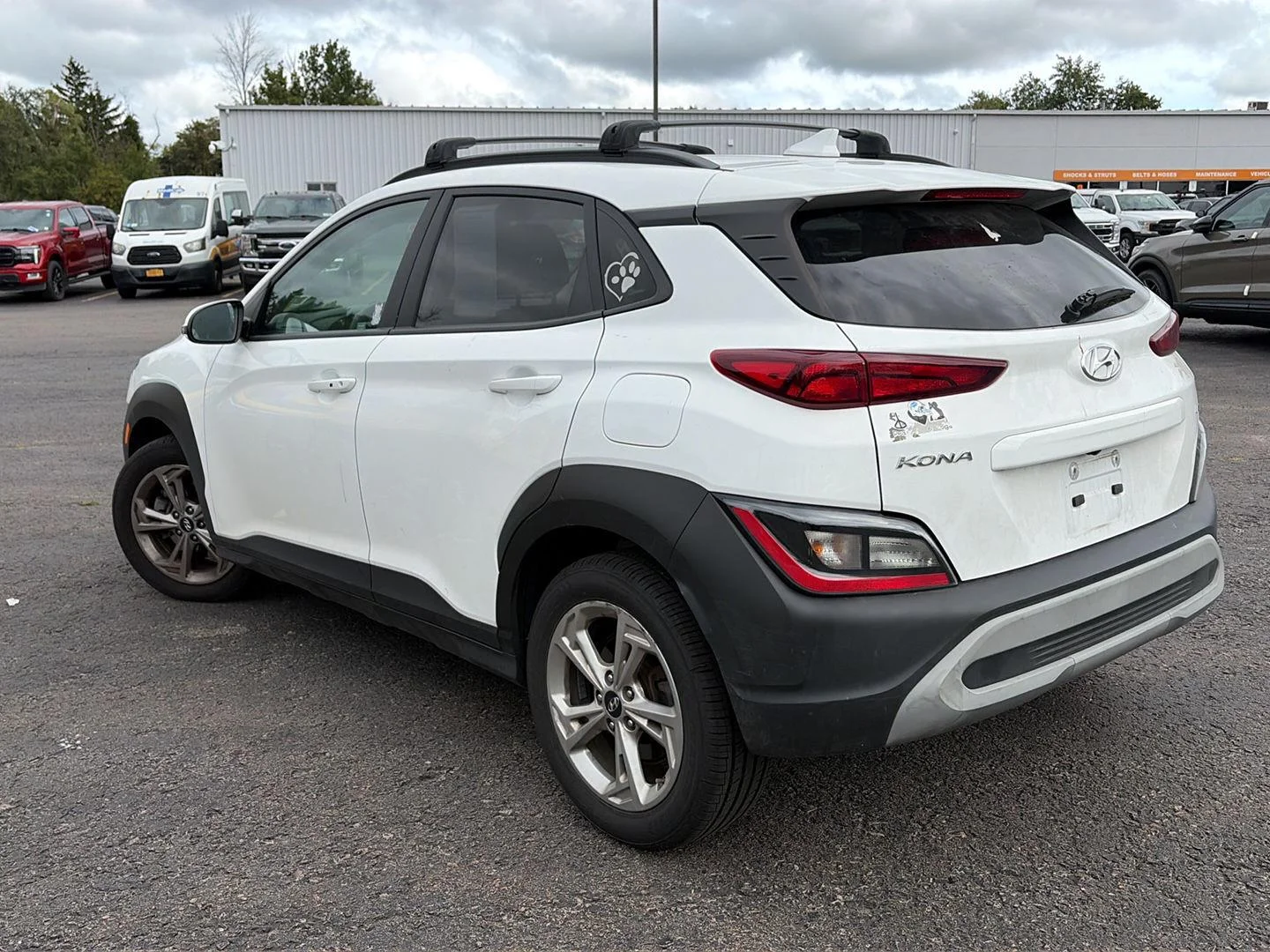 Used 2022 Lunar White Hyundai SEL image 3