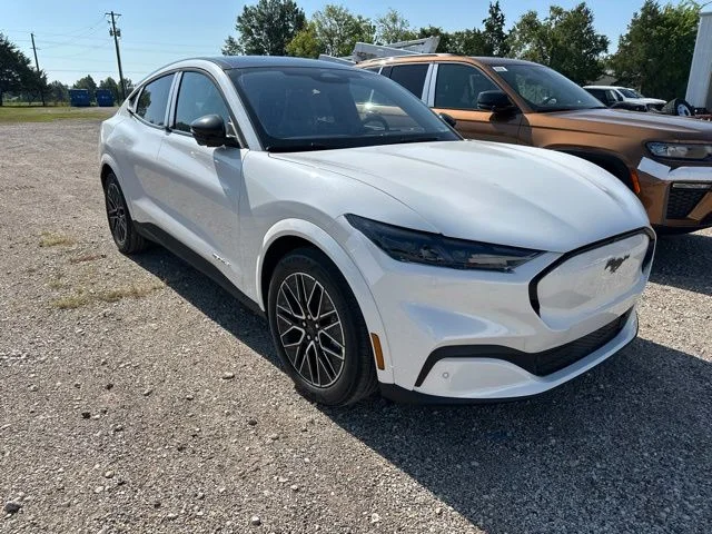 New 2026 Star White Metallic Tri-coat Ford Premium image 2