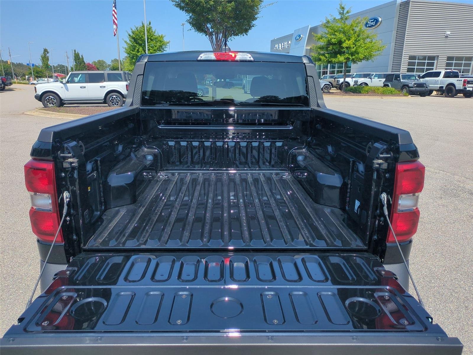 New 2026 Shadow Black Ford XLT image 34