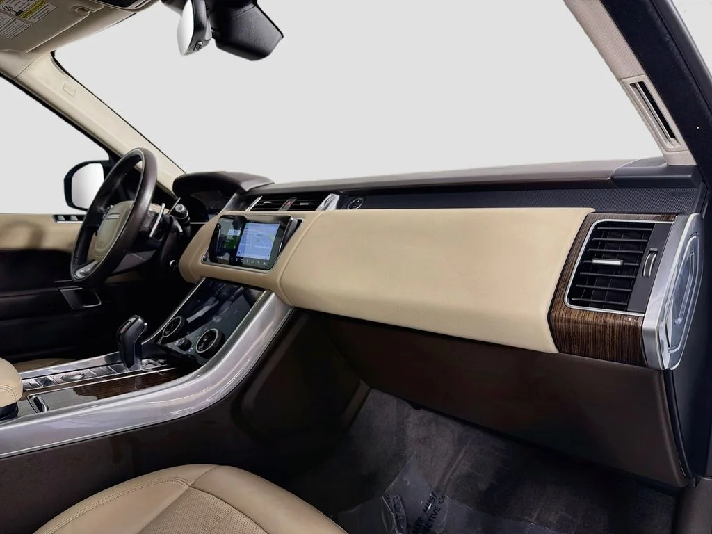 Used 2021 White Land Rover HSE Silver Edition image 31