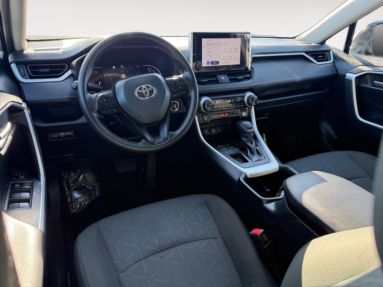 Used 2025 Silver Sky Metallic Toyota XLE image 15
