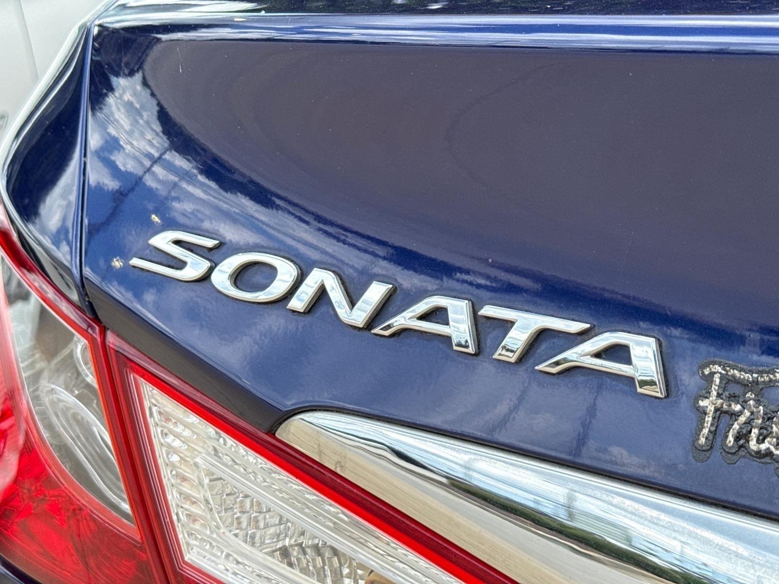 Used 2011 Pacific Blue Pearl Hyundai GLS image 10
