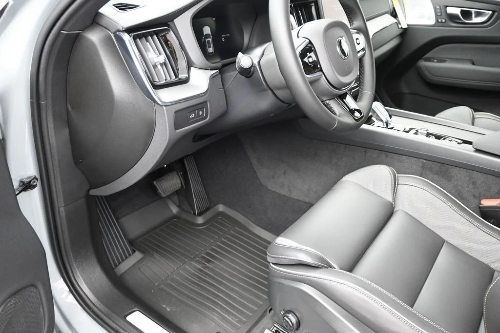 New 2026 Vapour Grey Volvo T8 Polestar Engineered image 9