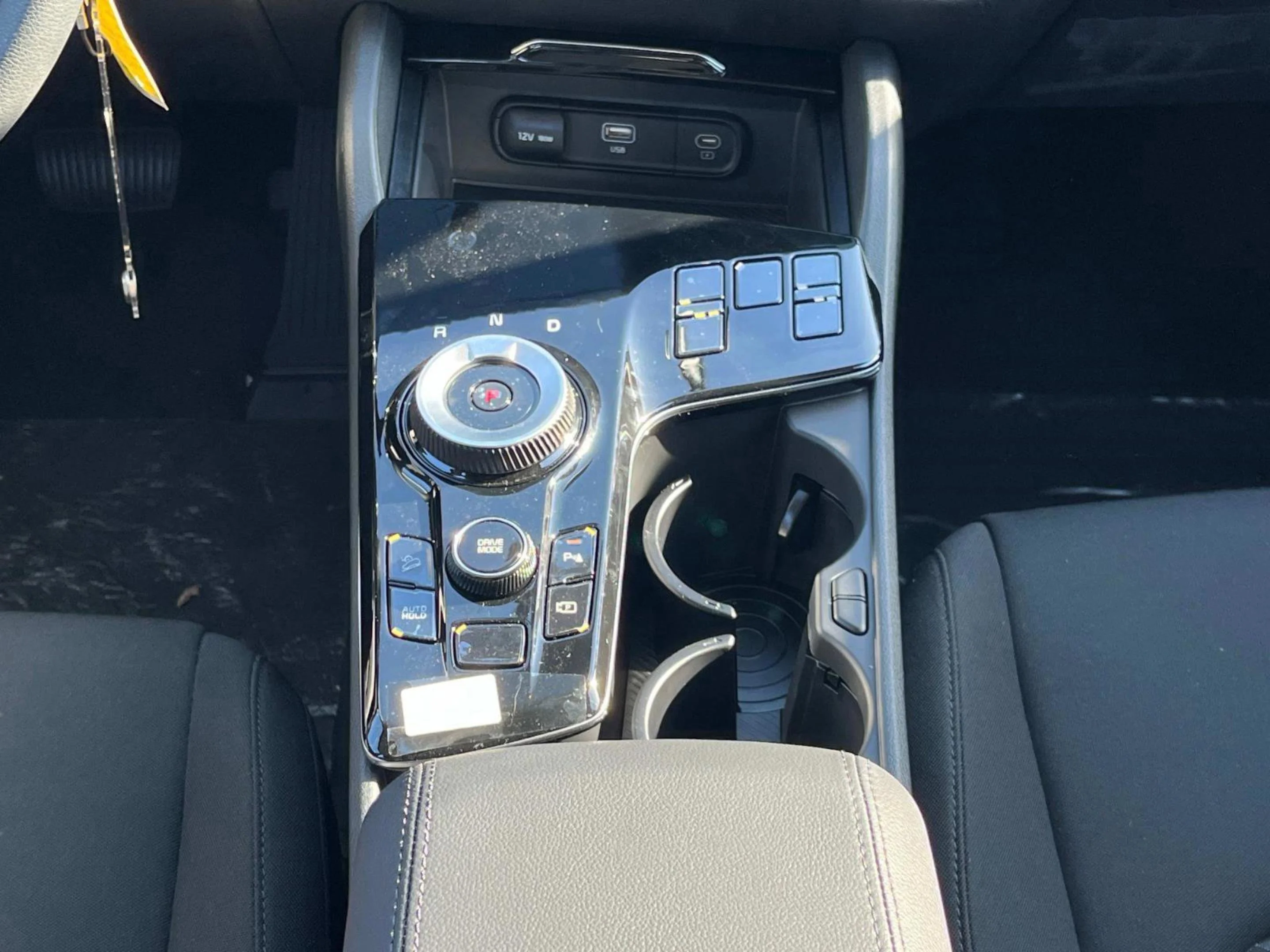 2025 Kia Sportage LX Hybrid - Photo 16