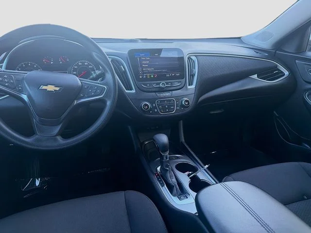 Used 2025 Summit White Chevrolet LT image 19