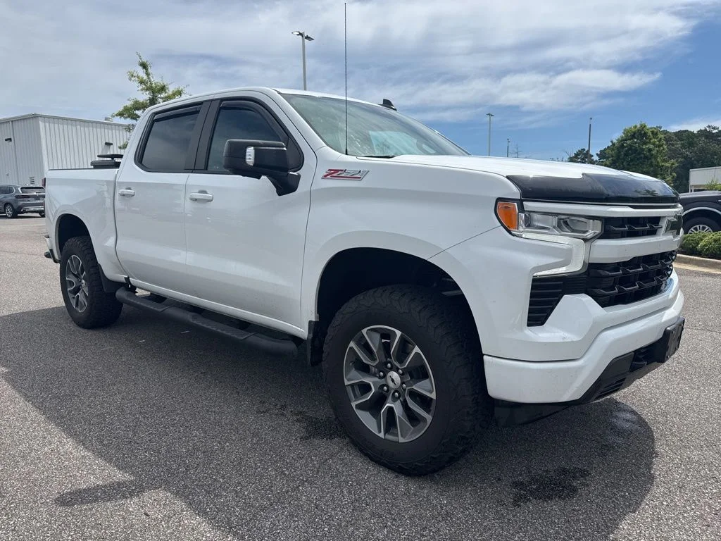 Used 2023 White Chevrolet RST image 2