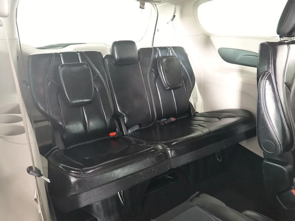 Used 2024 White Chrysler Touring L image 18