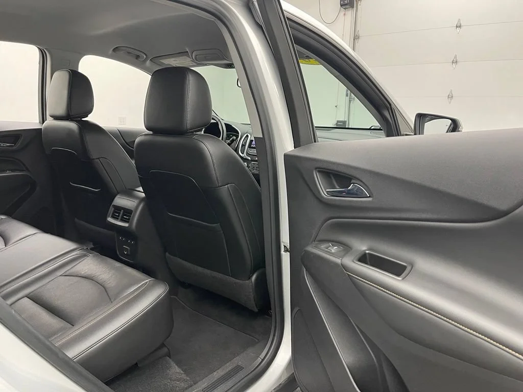 Used 2020 SILVER ICE METALLIC Chevrolet Premier image 34