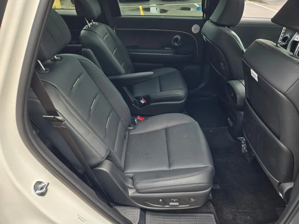 Used 2026 White Hyundai Calligraphy image 9