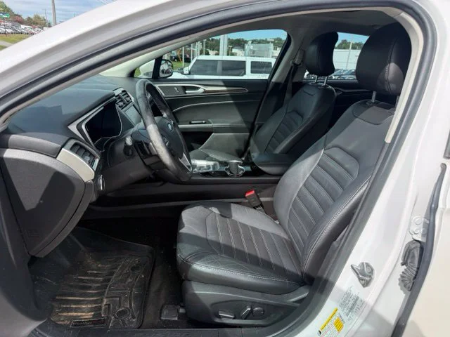 Used 2016 White Ford SE image 12