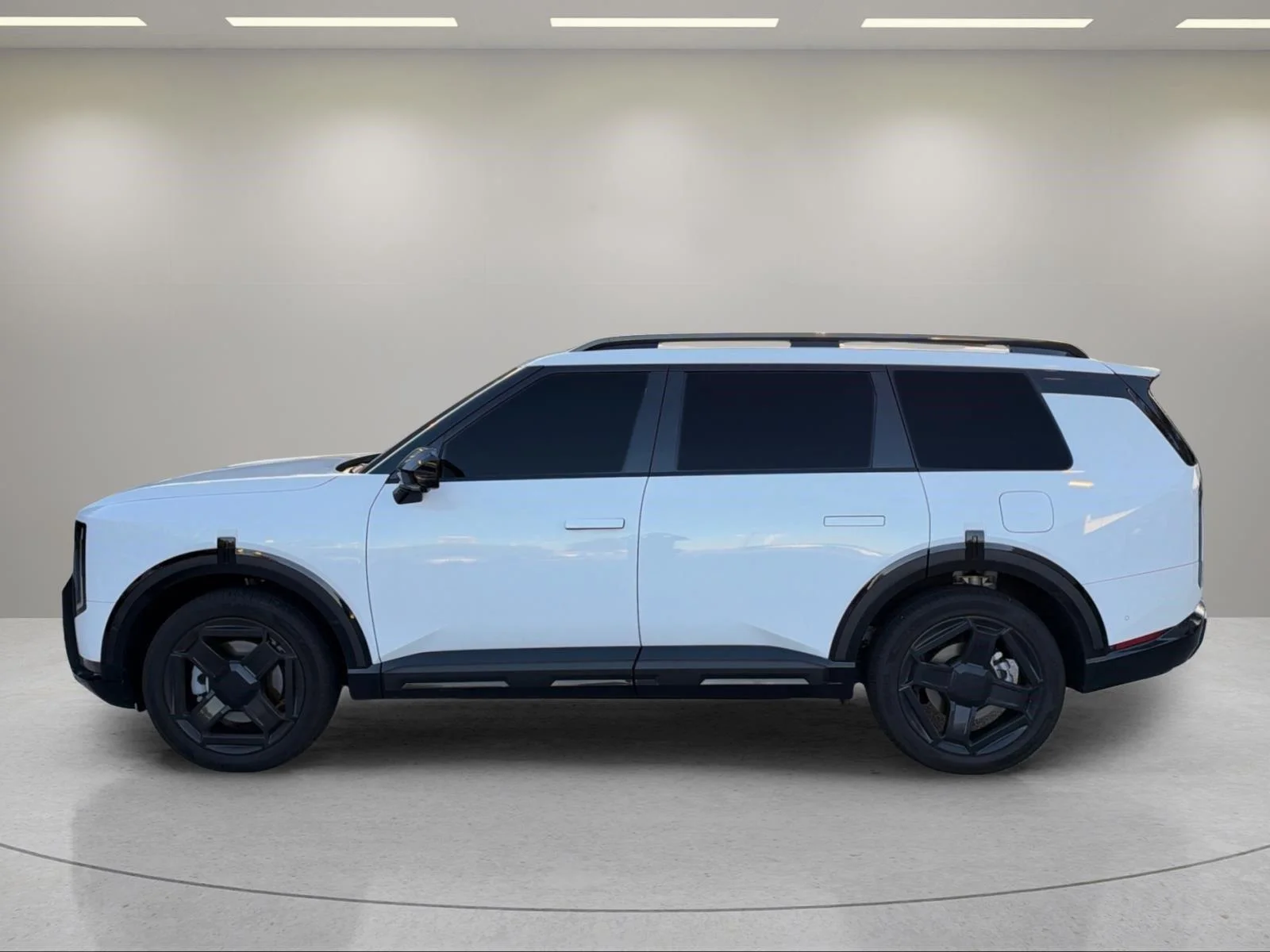 Used 2027  KIA  image 2