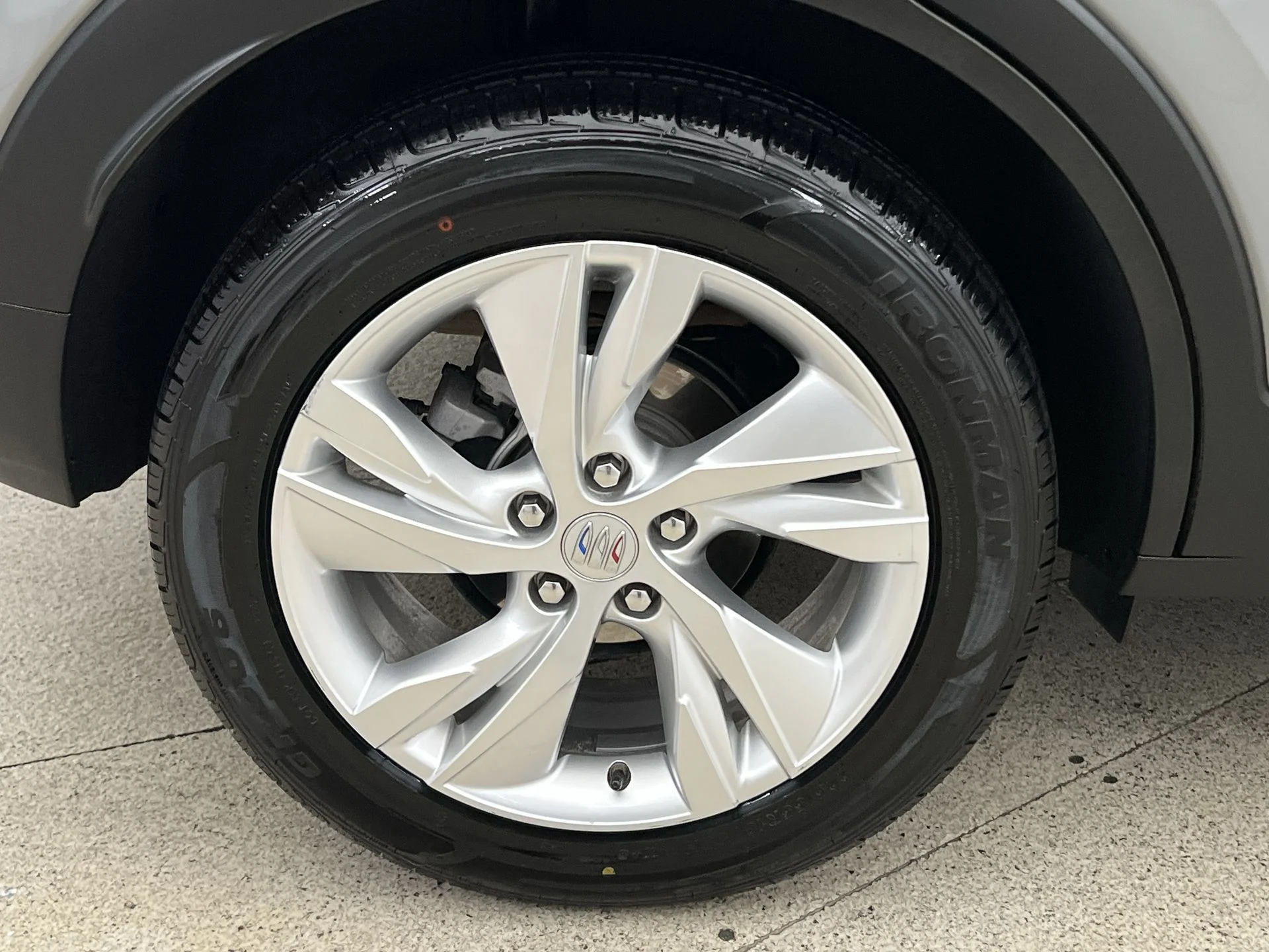 Used 2025 Gray Buick Preferred image 39