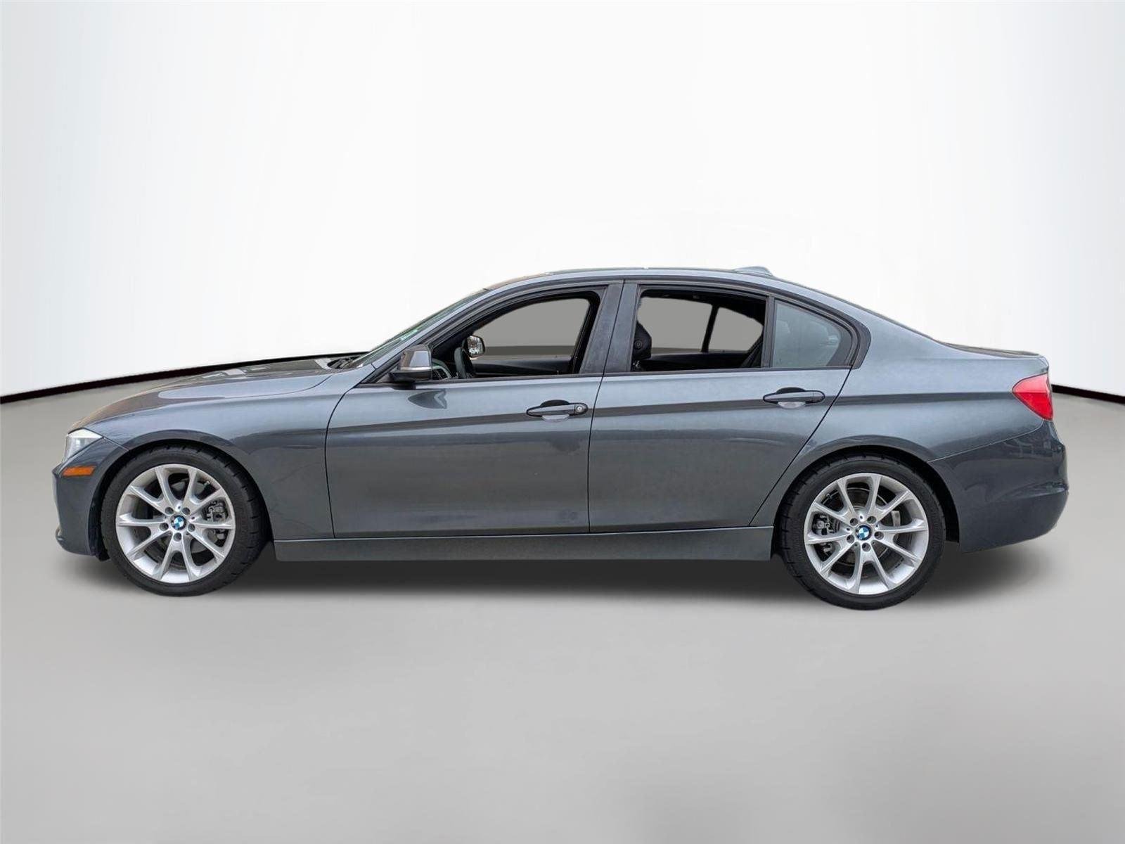 Used 2014 Glacier Silver Metallic BMW 320i image 5