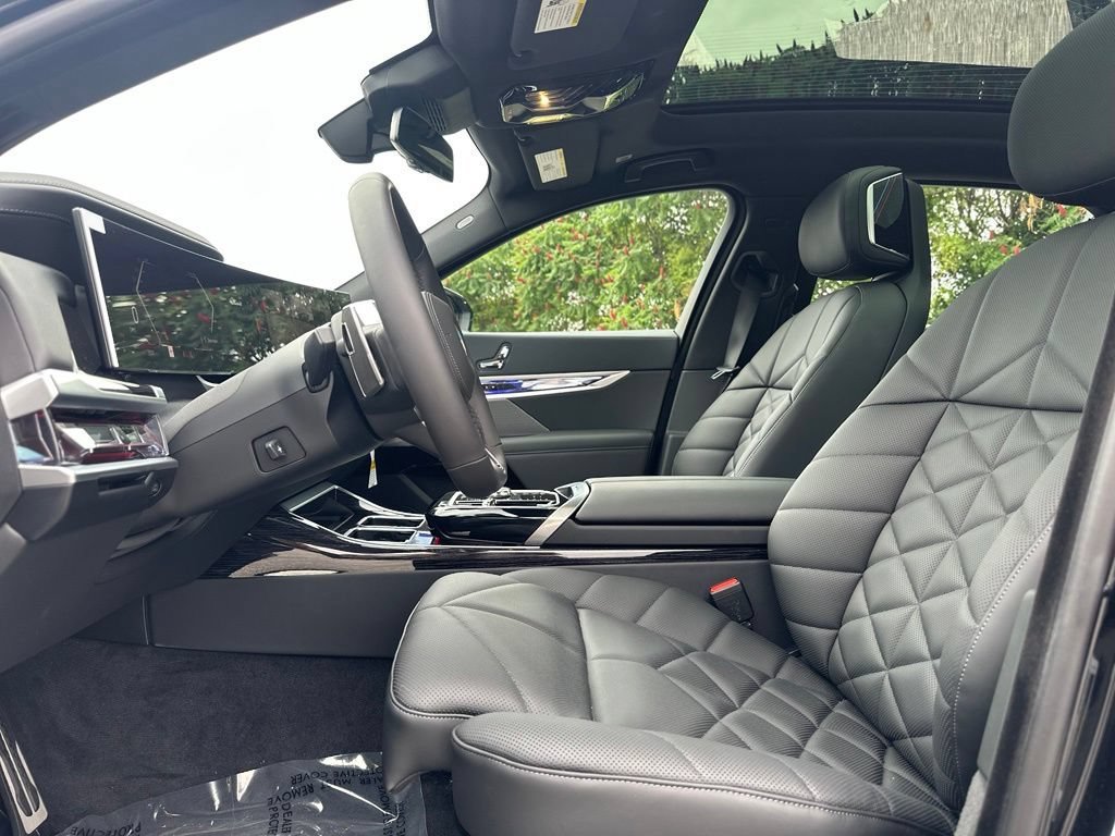 New 2026 Black Sapphire Metallic BMW 740i xDrive image 15