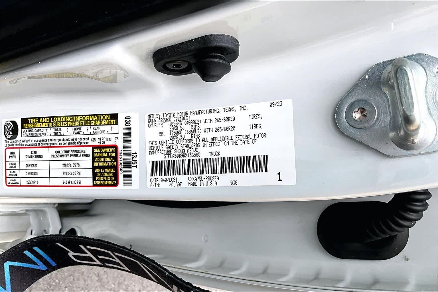 Used 2024 Ice Cap Toyota SR5 image 33