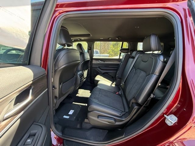 New 2026 Velvet Red Pearl-Coat Exterior Paint Jeep Laredo image 12