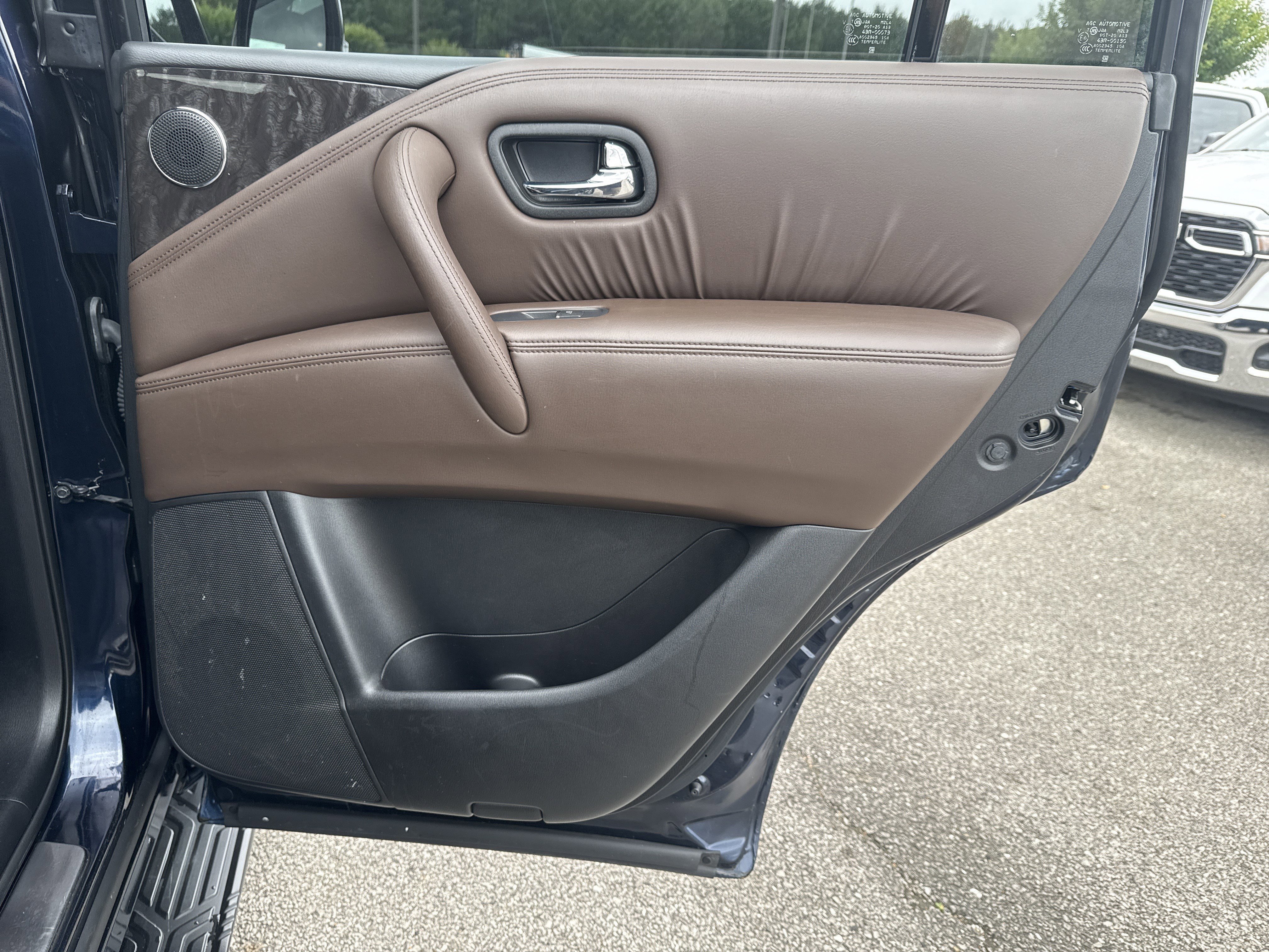 Used 2023 Hermosa Blue Pearl Nissan Platinum image 18