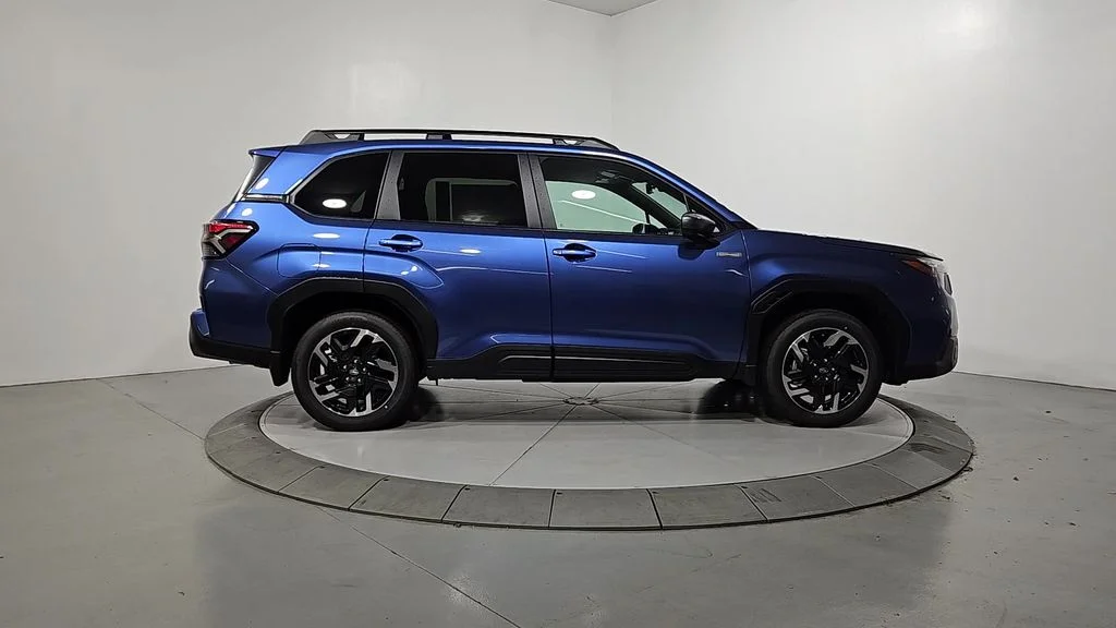 New 2026 DAYBREAK BLUE PEARL Subaru Premium Hybrid image 7