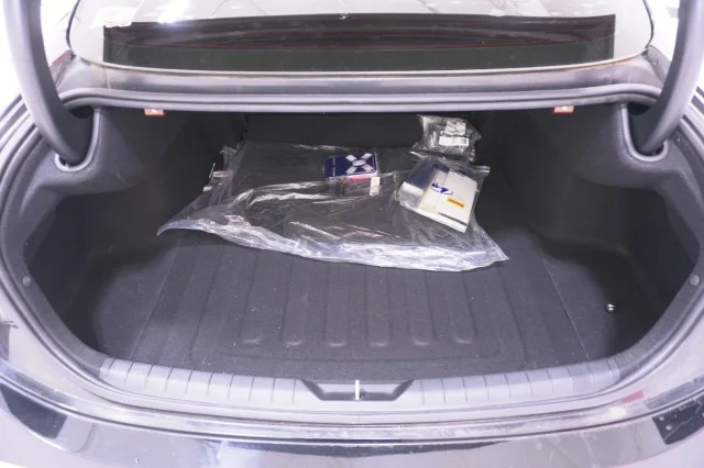 Used 2024  Hyundai SEL image 9