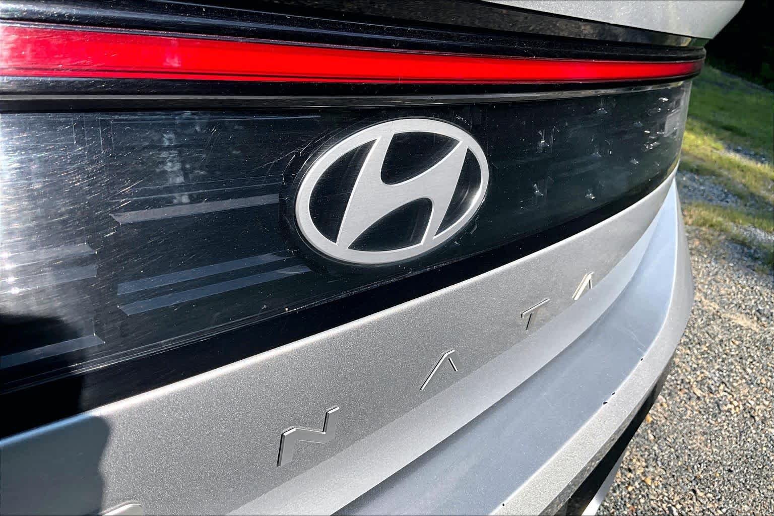 Used 2025 Aero Silver Hyundai SEL image 31