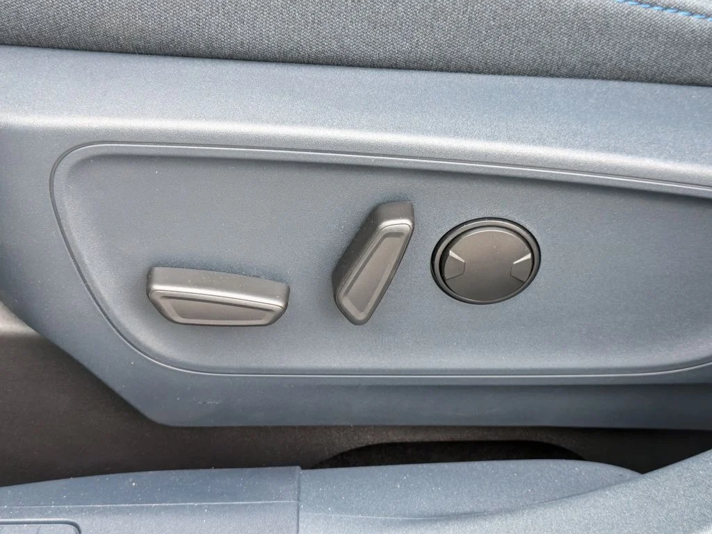 New 2026 Carbonized Gray Metallic Ford XLT image 19