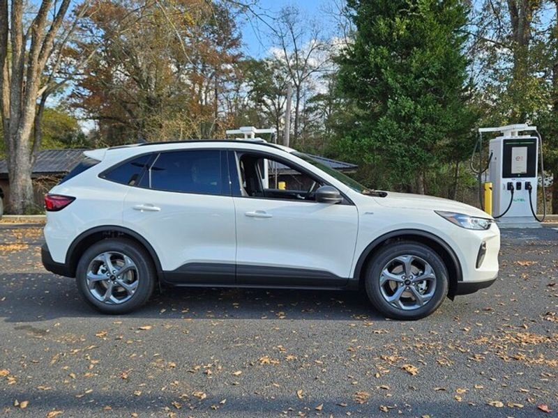 New 2026 Star White Metallic Tri-coat Ford ST-Line image 16