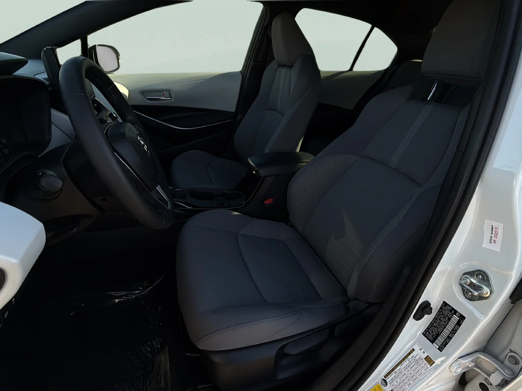 Used 2023 Ice Toyota SE image 27