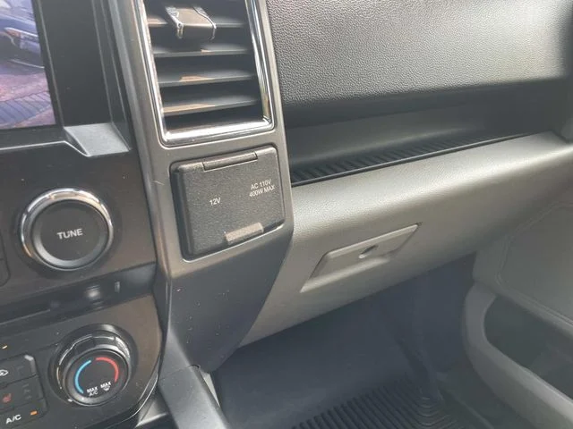 Used 2015 Silver Ford XLT image 34