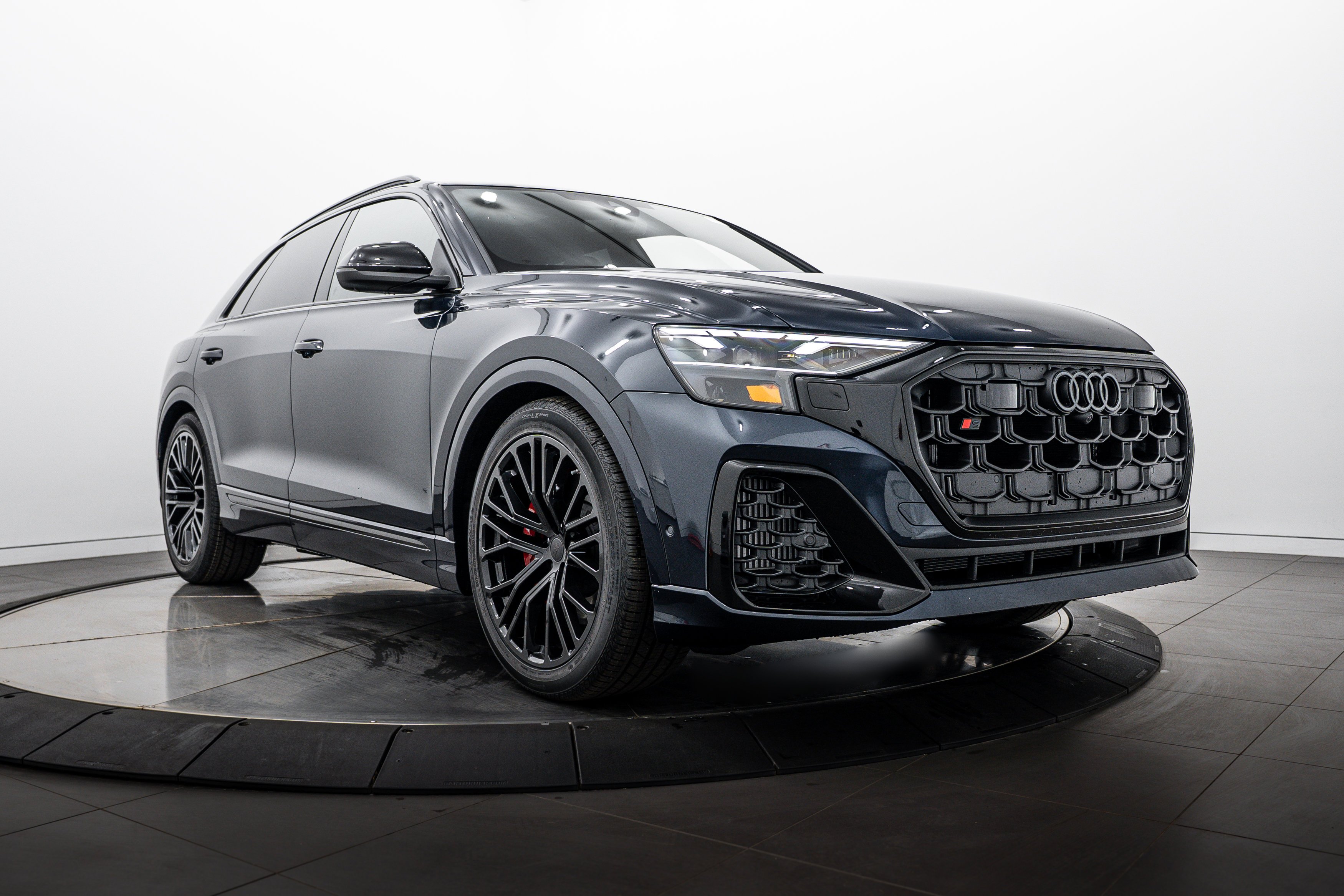 2026 Audi SQ8 Premium Plus quattro's photo