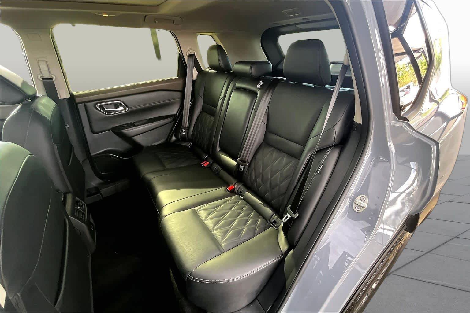 Used 2023 Boulder Gray Pearl Nissan Platinum image 20