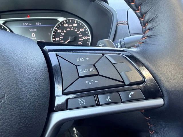 Used 2021 Scarlet Nissan 2.5 SR image 19