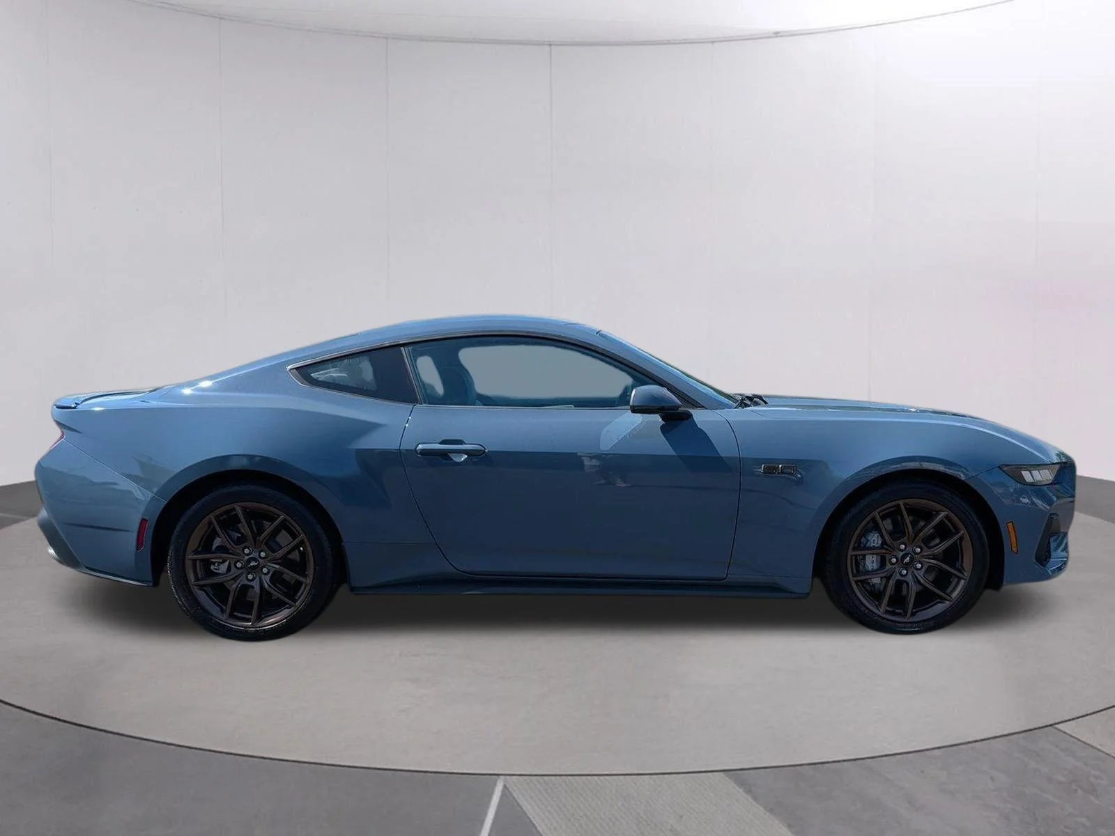 Used 2025 Vapor Blue Ford GT Premium image 6