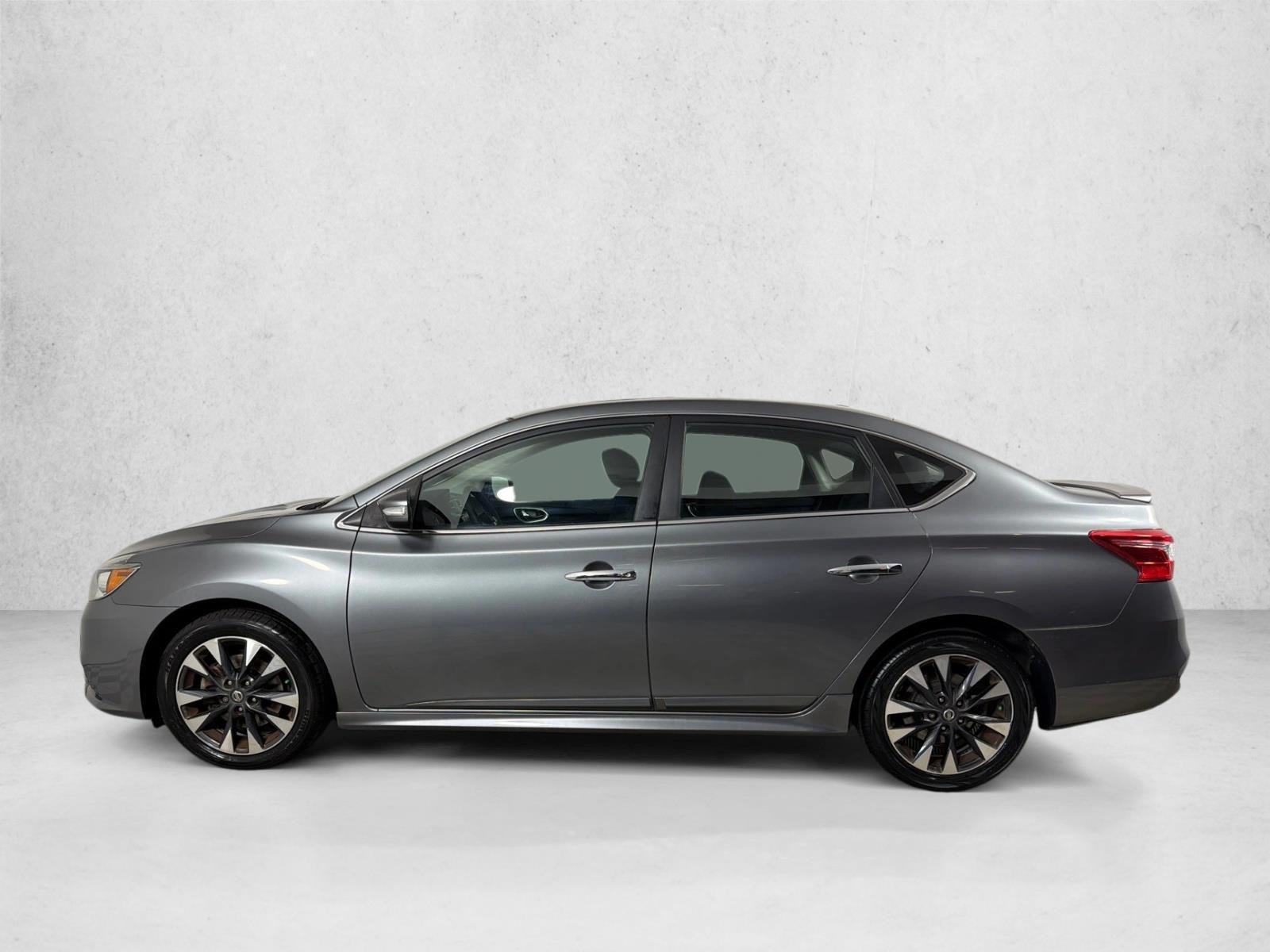 Used 2018 Gun Metallic Nissan SR Turbo image 7