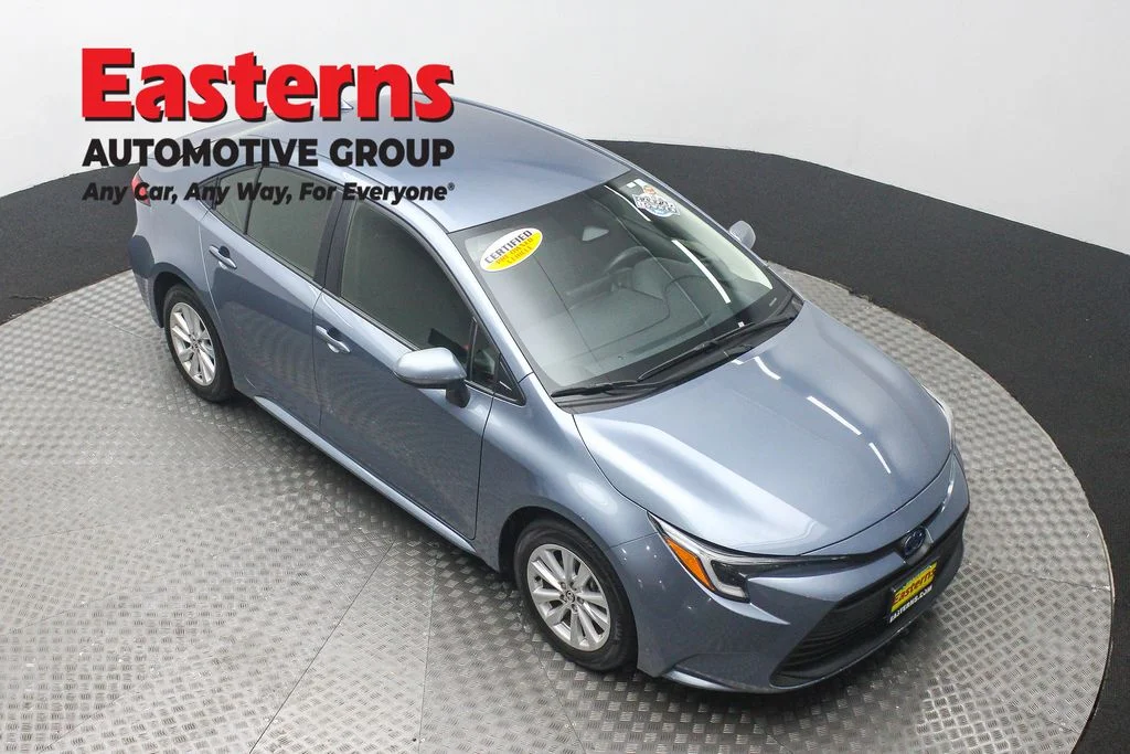 Used 2025 Gray Toyota LE image 3