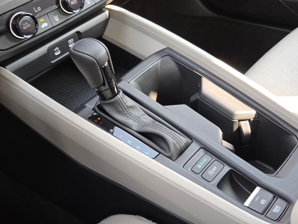2025 Honda Accord LX - Photo 31