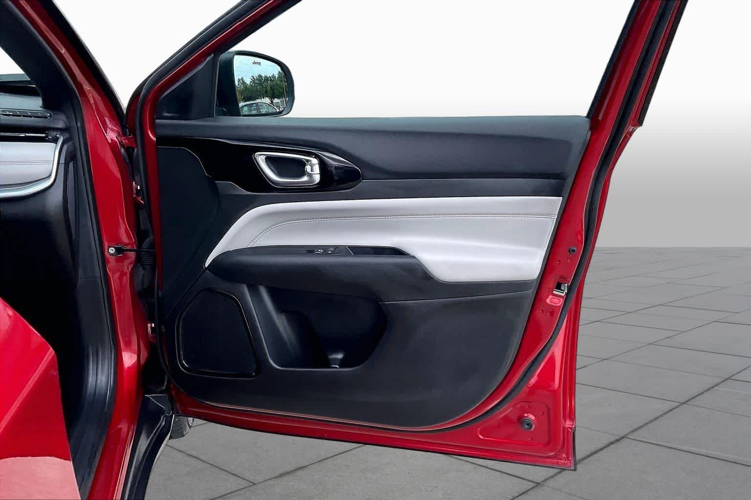 2025 Jeep Compass Limited - Photo 22