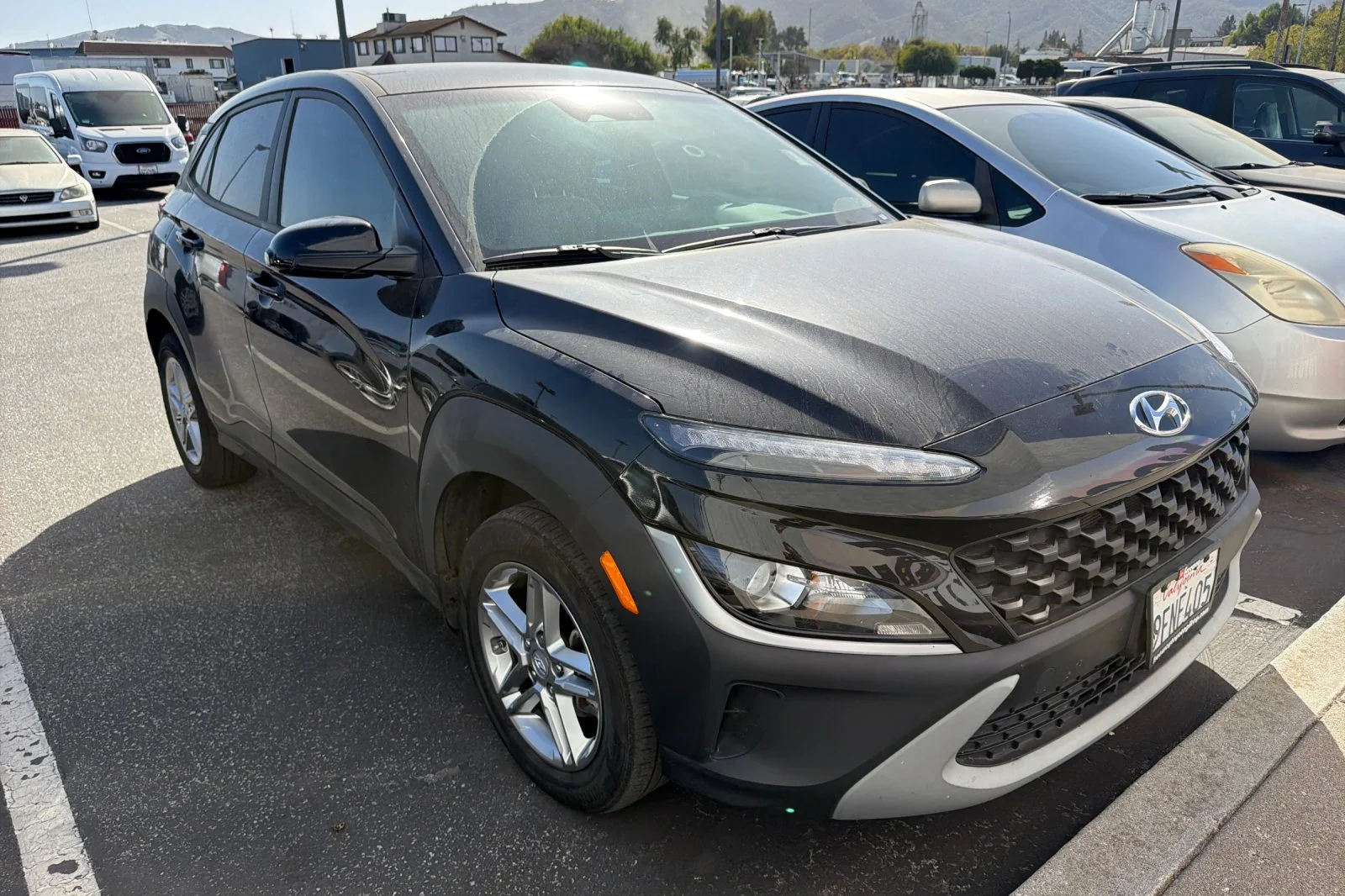 Used 2023 Black Hyundai SE image 2