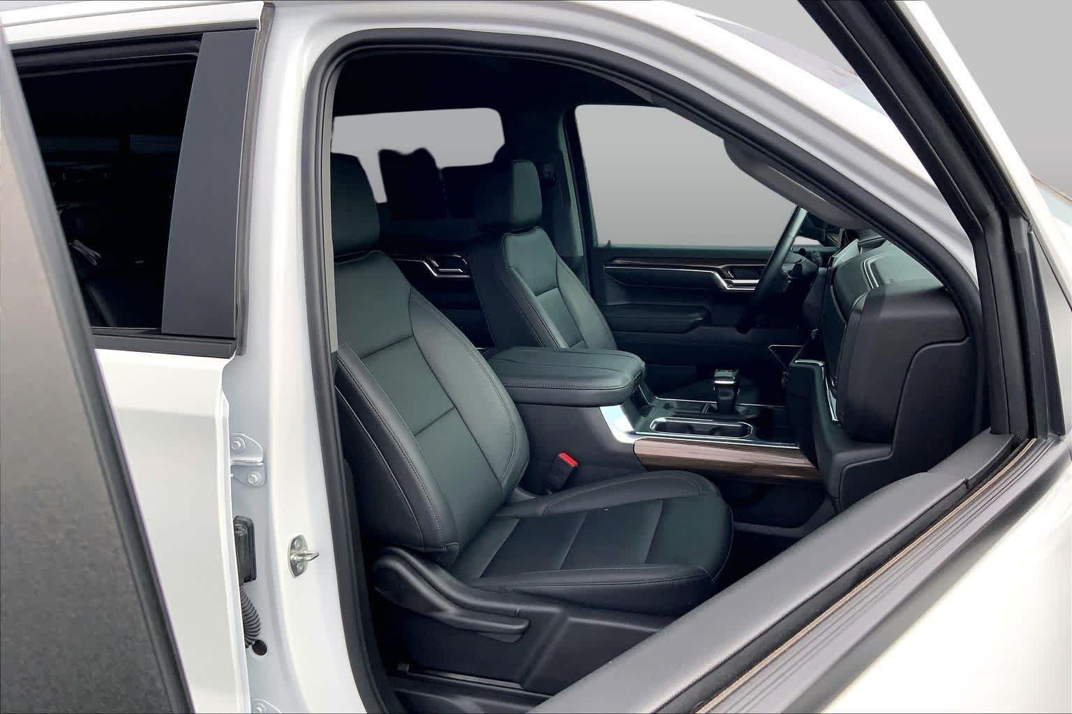Used 2024 Summit White Chevrolet LT Trail Boss image 9