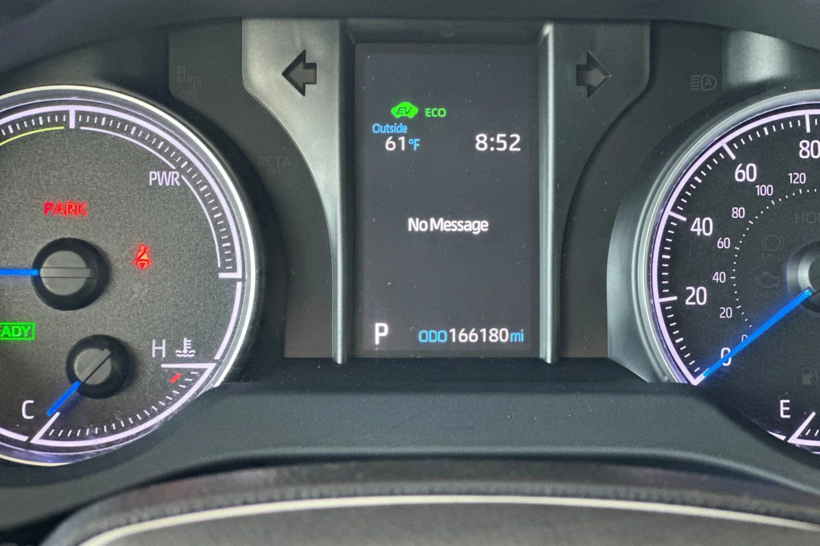 Used 2022 White Toyota LE image 30