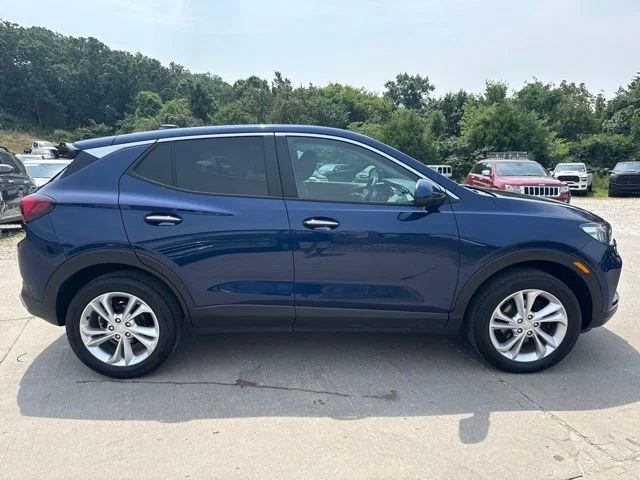 Used 2023 Blue Buick Preferred image 8