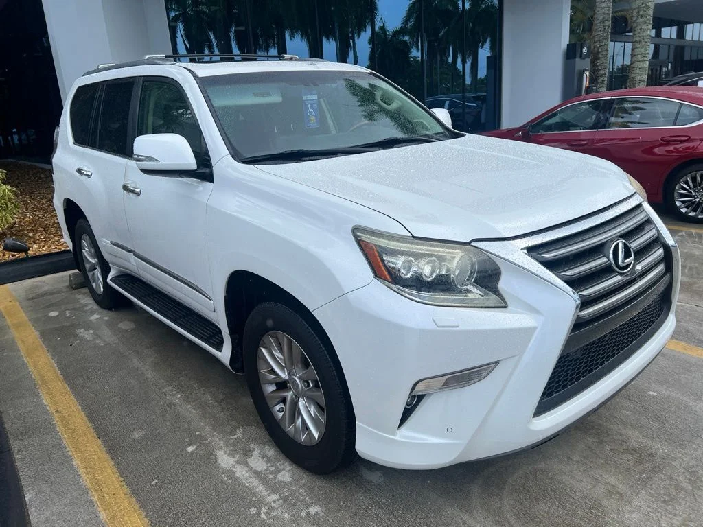 Used 2014 Starfire Pearl Lexus 460 image 1