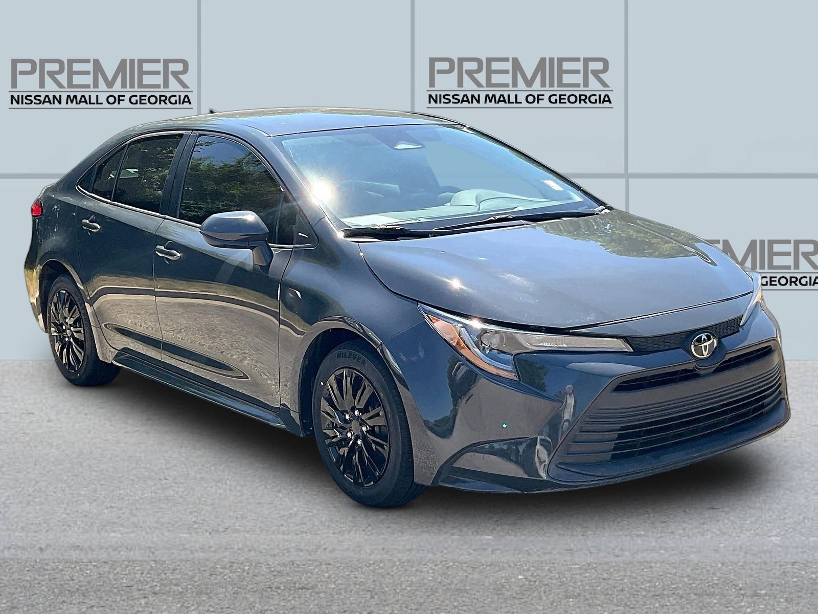 Used 2024  Toyota LE image 3