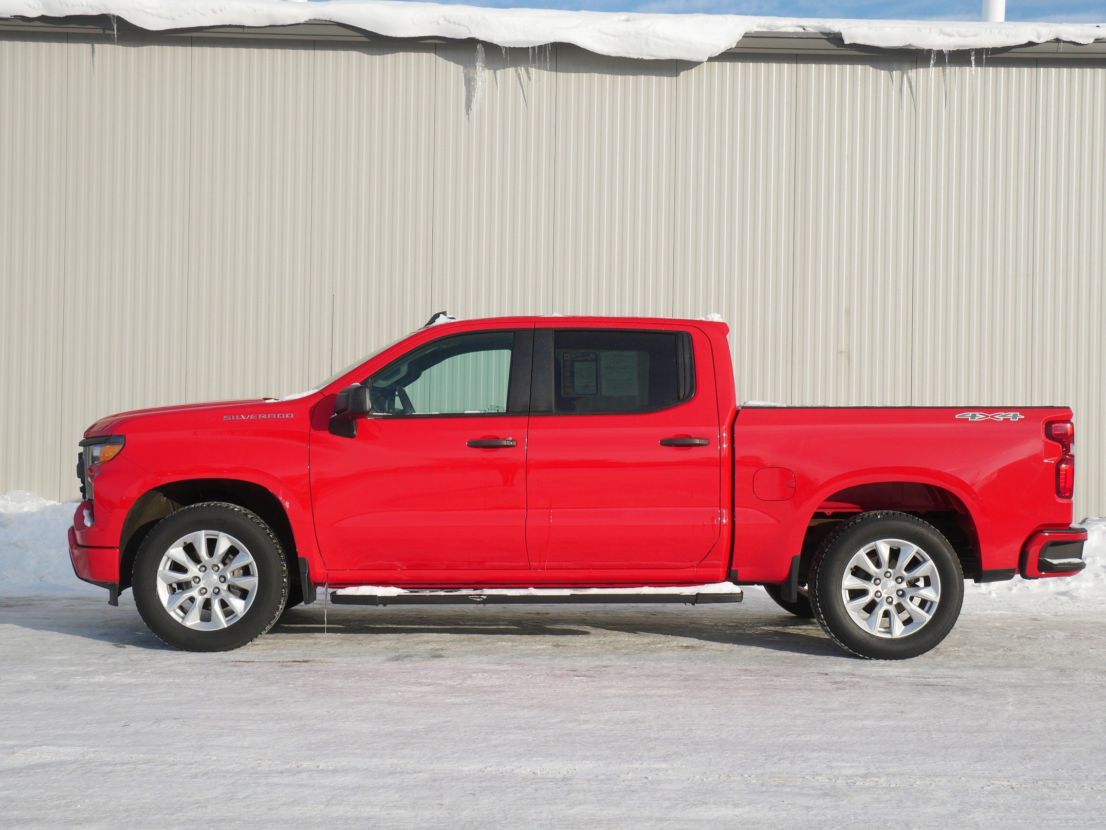 Used 2022 Chevrolet Silverado 1500 Custom with VIN 1GCPDBEK2NZ616326 for sale in Hastings, Minnesota