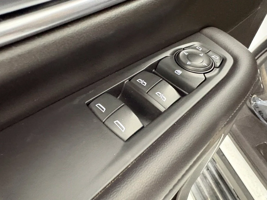 Used 2021 SUMMIT WHITE Chevrolet LS image 25
