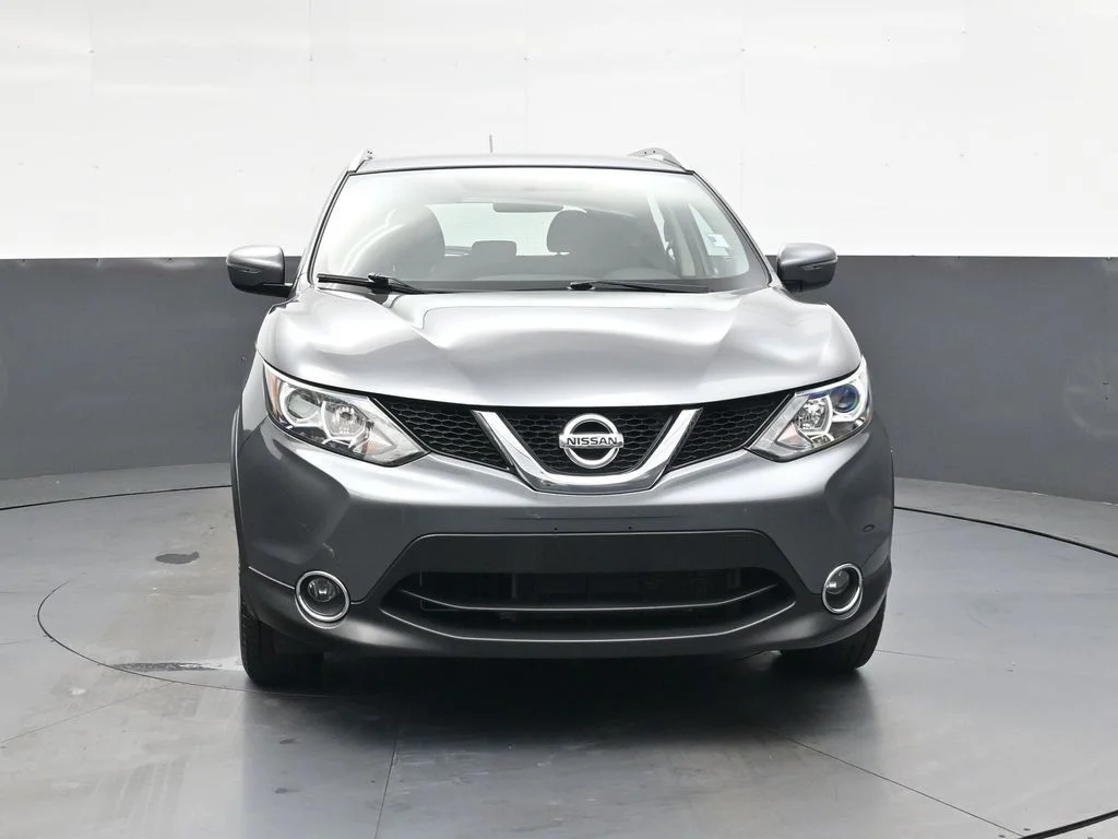 Used 2017 Gray Nissan SV image 2